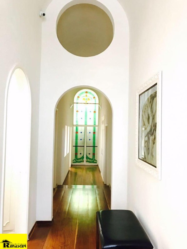 Casa com 4 quartos à venda, 630m² — foto 8 de 34