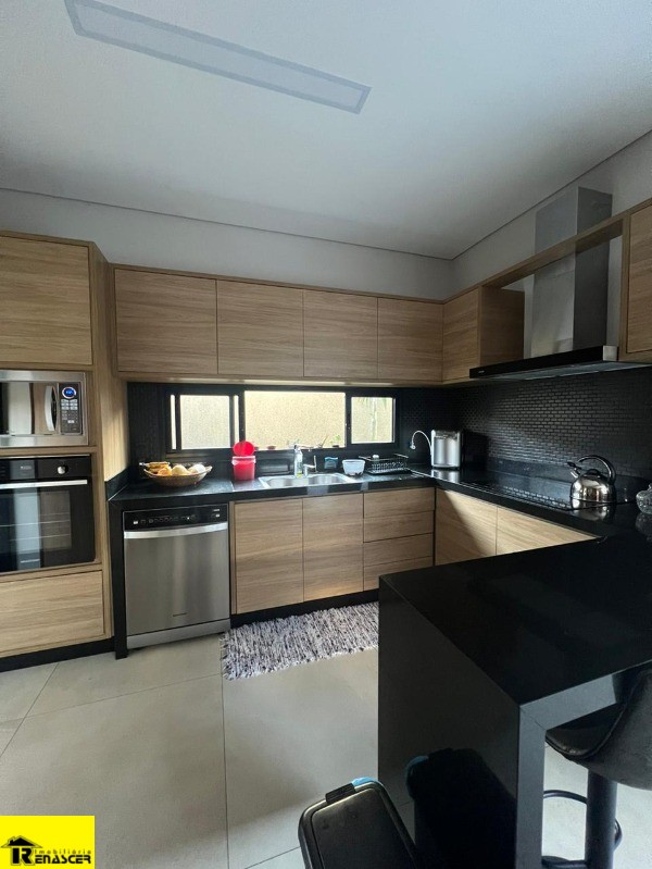 Casa de Condomínio com 4 quartos à venda, 300m² — foto 8 de 30