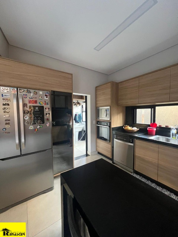 Casa de Condomínio com 4 quartos à venda, 300m² — foto 7 de 30