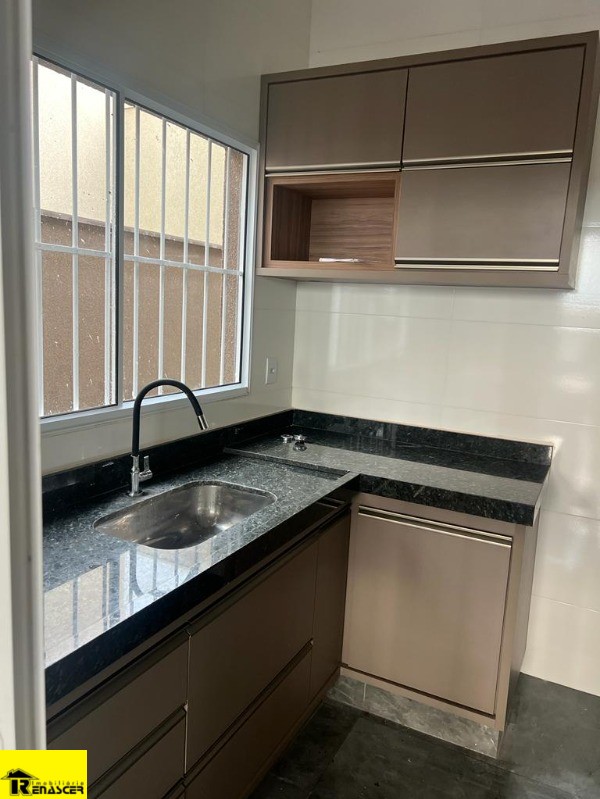 Casa de Condomínio com 3 quartos à venda e aluguel, 150m² — foto 3 de 12