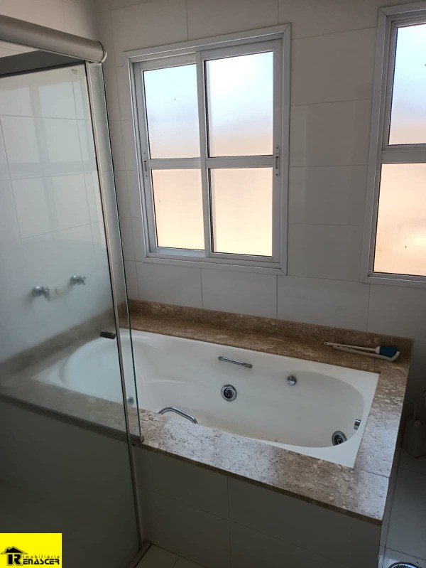 Casa de Condomínio com 3 quartos à venda, 255m² — foto 9 de 15