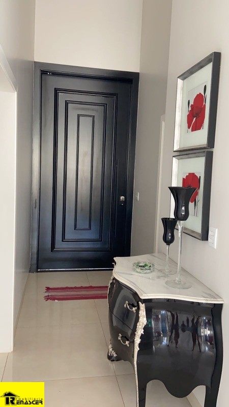 Casa de Condomínio com 3 quartos à venda, 235m² — foto 2 de 20