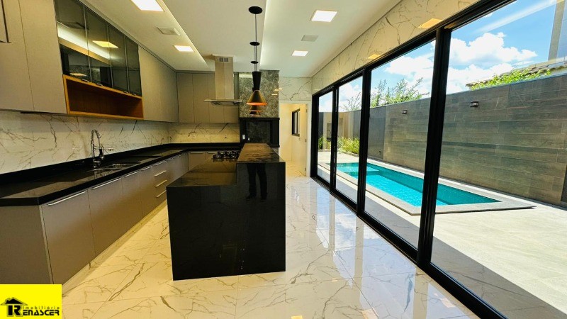 Casa de Condomínio com 3 quartos à venda, 280m² — foto 4 de 33