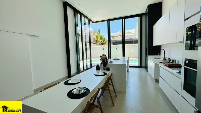 Casa de Condomínio com 3 quartos à venda, 300m² — foto 8 de 16