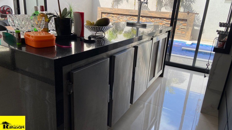 Casa de Condomínio com 3 quartos à venda, 235m² — foto 13 de 20