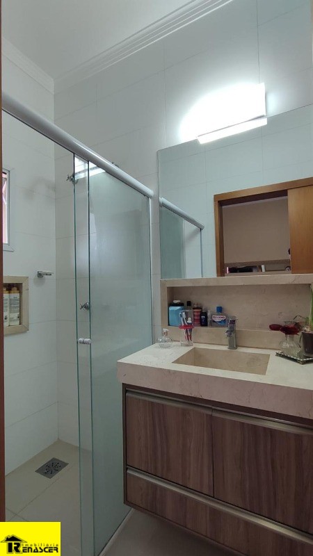 Casa de Condomínio com 3 quartos à venda, 205m² — foto 13 de 18