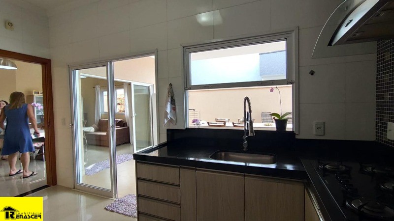 Casa de Condomínio com 3 quartos à venda, 205m² — foto 7 de 18