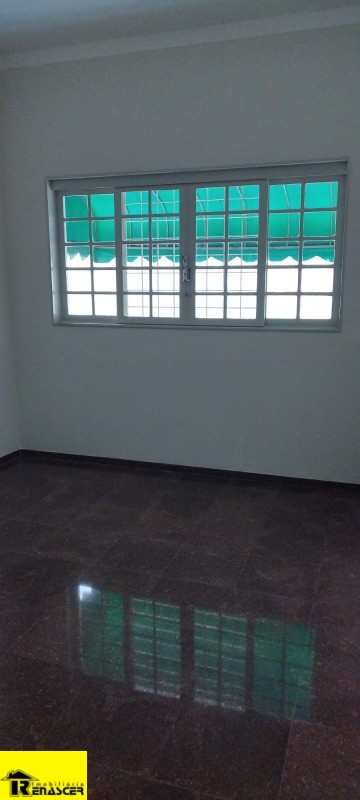 Casa com 3 quartos à venda e aluguel, 260m² — foto 4 de 18