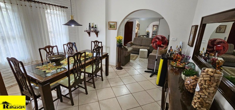 Casa com 3 quartos à venda, 230m² — foto 3 de 20