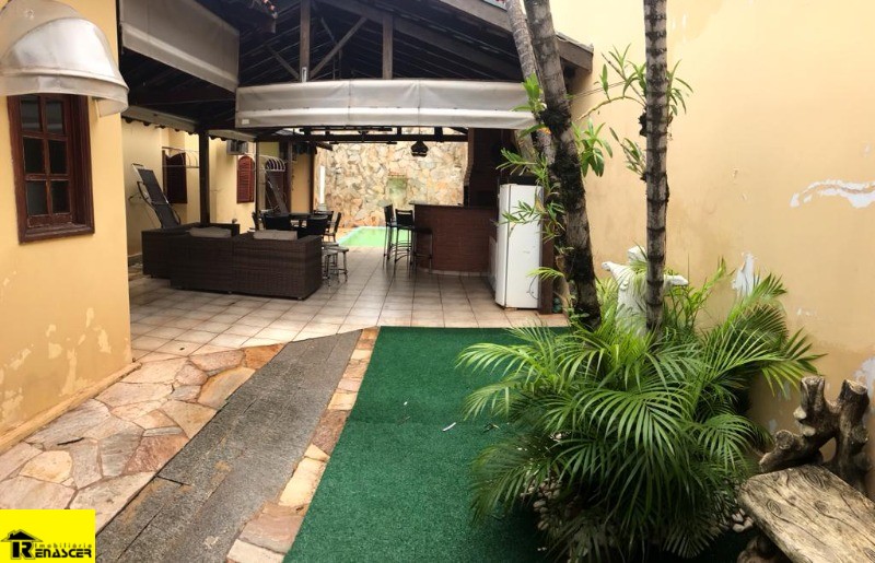 Casa com 3 quartos à venda, 240m² — foto 10 de 19
