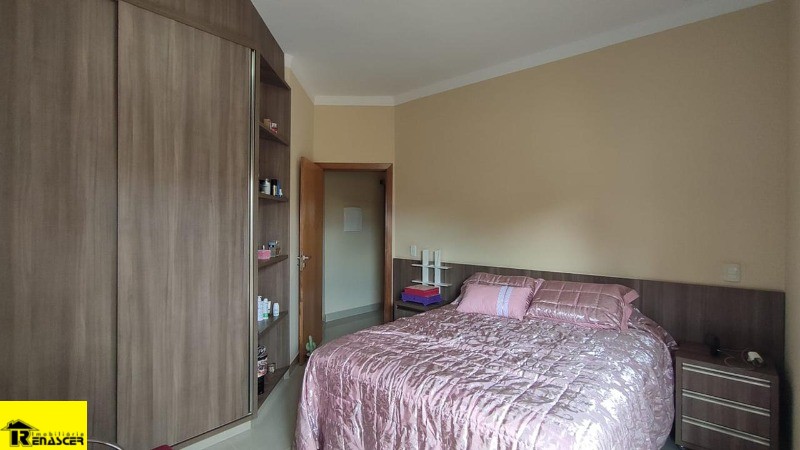 Casa de Condomínio com 3 quartos à venda, 205m² — foto 11 de 18