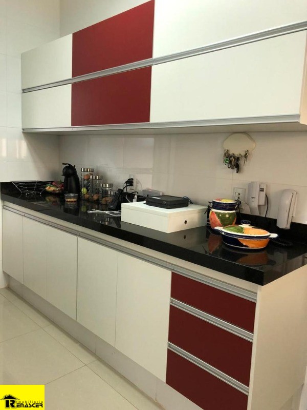 Casa de Condomínio com 3 quartos à venda, 177m² — foto 9 de 26