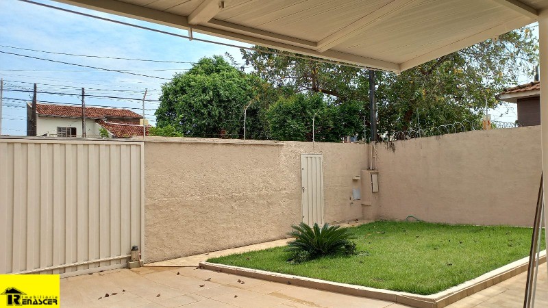Casa com 3 quartos à venda, 220m² — foto 3 de 25