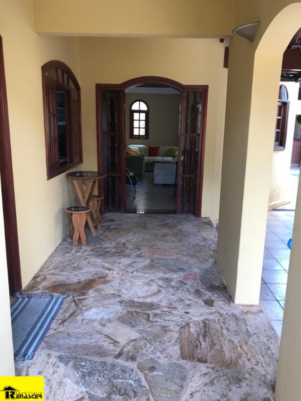 Casa com 3 quartos à venda, 240m² — foto 8 de 19