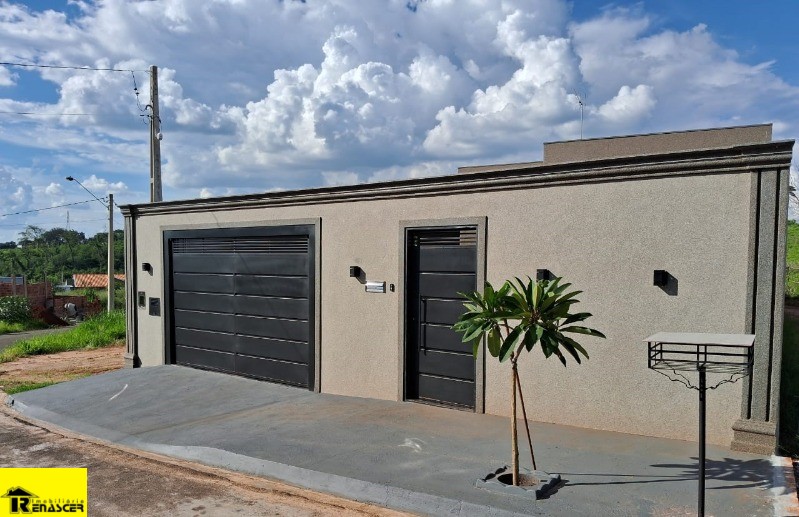 Casa com 3 quartos à venda, 180m² — foto 2 de 51