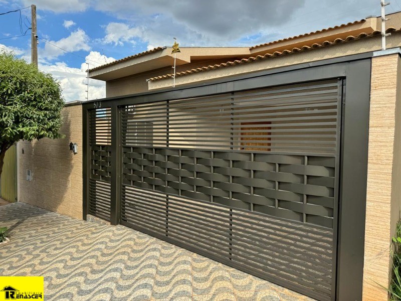 Casa com 3 quartos à venda, 160m² — foto 1 de 17
