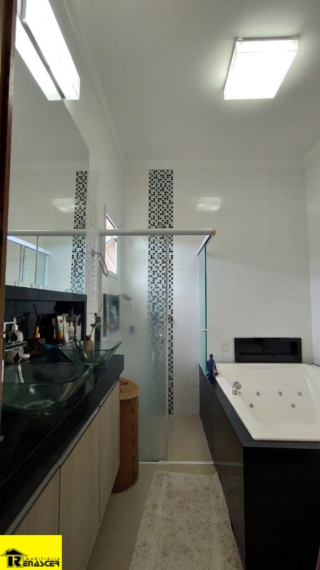 Casa de Condomínio com 3 quartos à venda, 205m² — foto 18 de 18