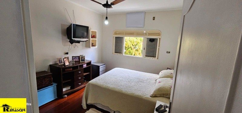 Casa com 3 quartos à venda, 230m² — foto 19 de 20