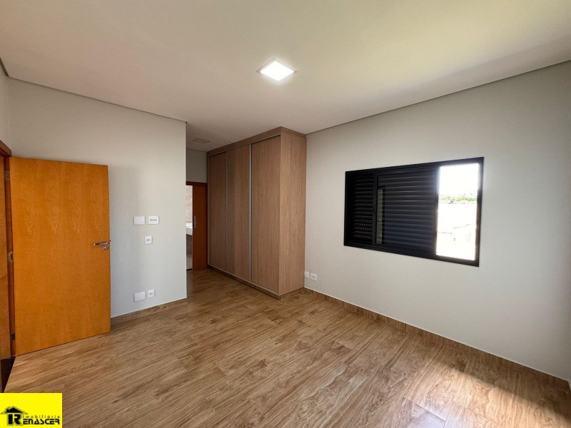 Casa de Condomínio com 3 quartos à venda, 325m² — foto 2 de 25