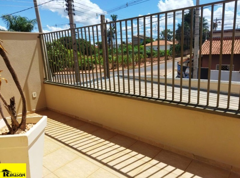 Casa com 3 quartos à venda, 240m² — foto 8 de 29