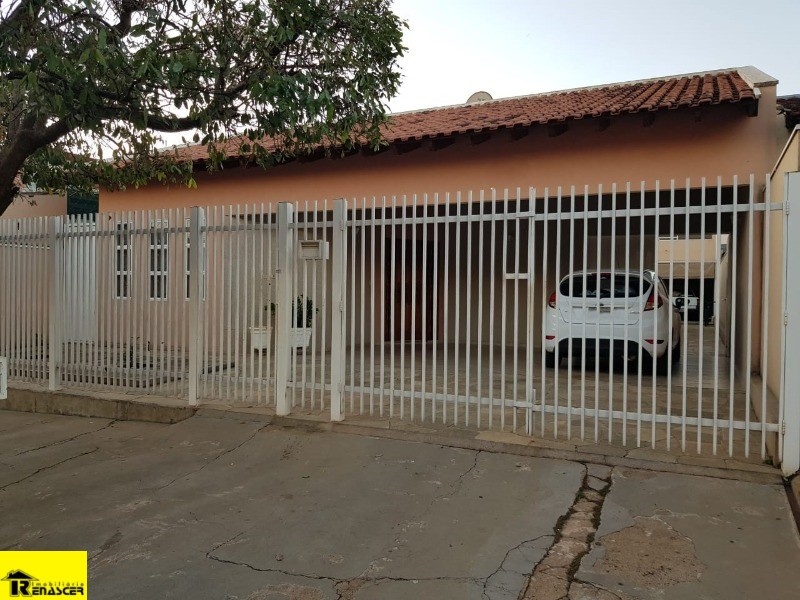 Casa com 3 quartos à venda, 226m² — foto 1 de 28