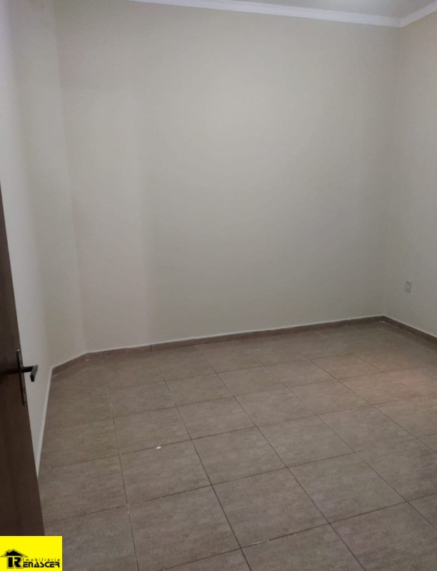 Casa com 3 quartos à venda, 240m² — foto 25 de 29