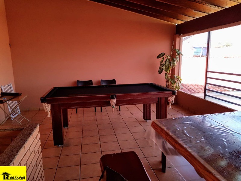 Casa com 3 quartos à venda, 226m² — foto 15 de 28
