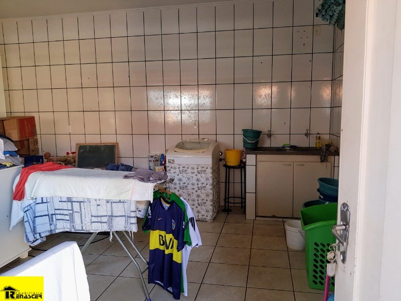 Casa com 3 quartos à venda, 226m² — foto 18 de 28