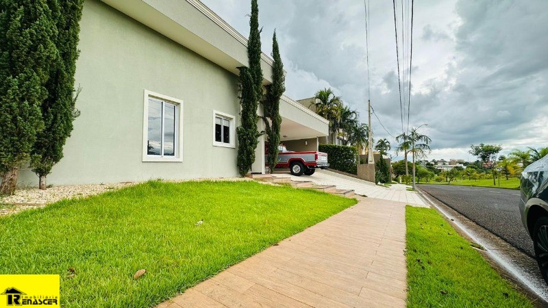 Casa de Condomínio com 4 quartos à venda, 315m² — foto 3 de 33