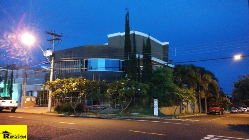 Casa de Condomínio com 4 quartos à venda e aluguel, 600m² — foto 1 de 1