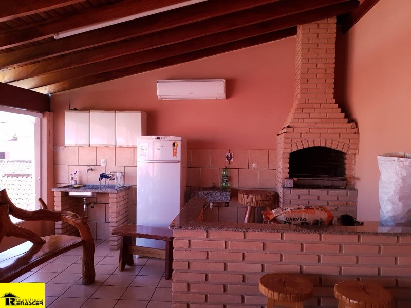 Casa com 3 quartos à venda, 226m² — foto 10 de 28