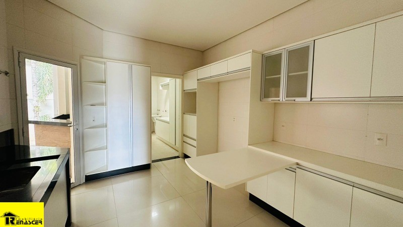Casa de Condomínio com 4 quartos à venda, 315m² — foto 10 de 33