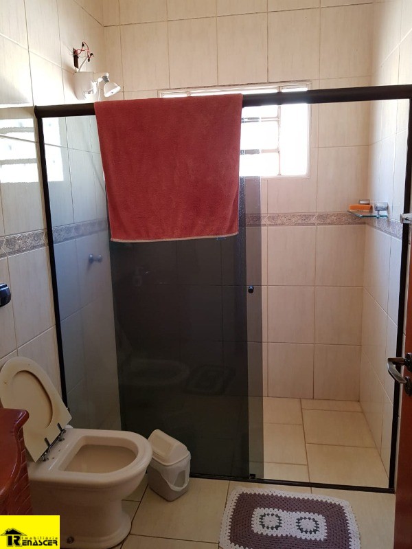 Casa com 3 quartos à venda, 226m² — foto 25 de 28