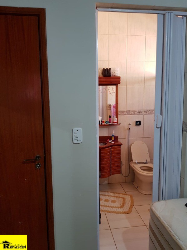 Casa com 3 quartos à venda, 226m² — foto 23 de 28