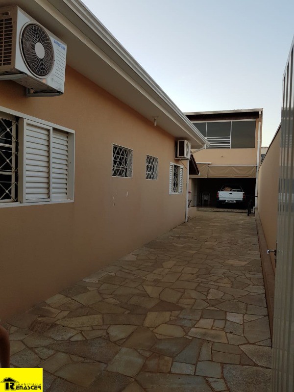 Casa com 3 quartos à venda, 226m² — foto 6 de 28