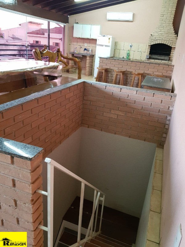 Casa com 3 quartos à venda, 226m² — foto 8 de 28