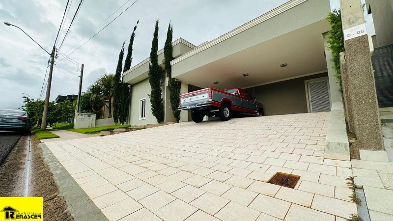 Casa de Condomínio com 4 quartos à venda, 315m² — foto 2 de 33