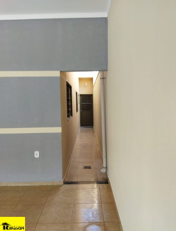 Casa com 3 quartos à venda, 240m² — foto 3 de 29