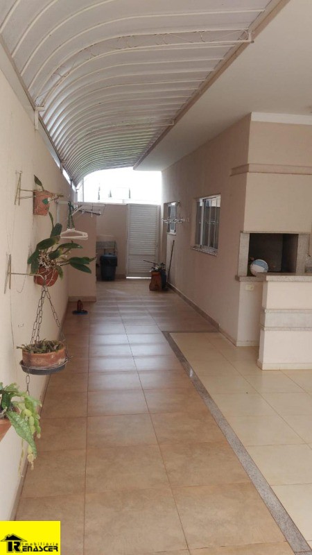 Casa de Condomínio com 3 quartos à venda, 242m² — foto 5 de 14