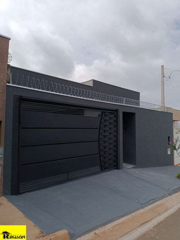 Casa com 3 quartos à venda, 155m² — foto 2 de 39