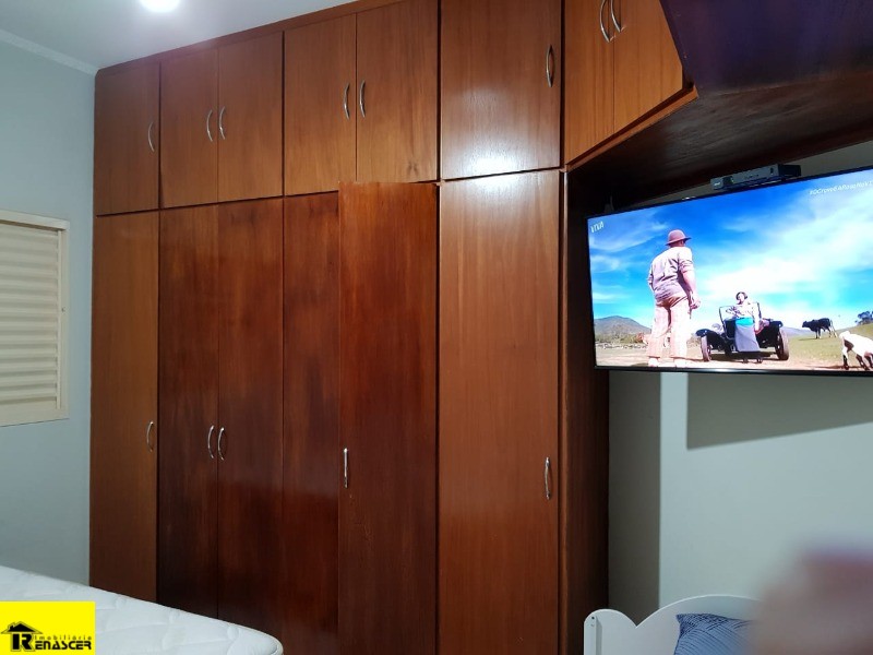 Casa com 3 quartos à venda, 226m² — foto 22 de 28
