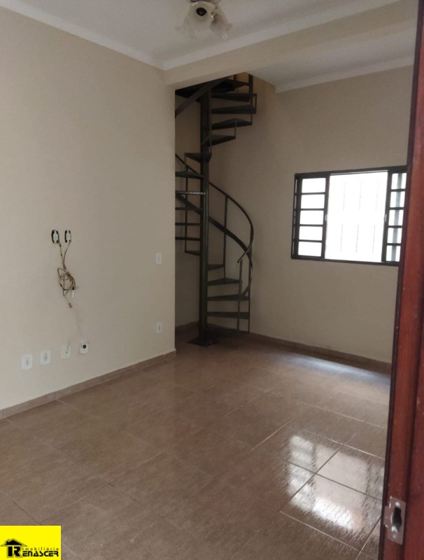 Casa com 3 quartos à venda, 240m² — foto 5 de 29