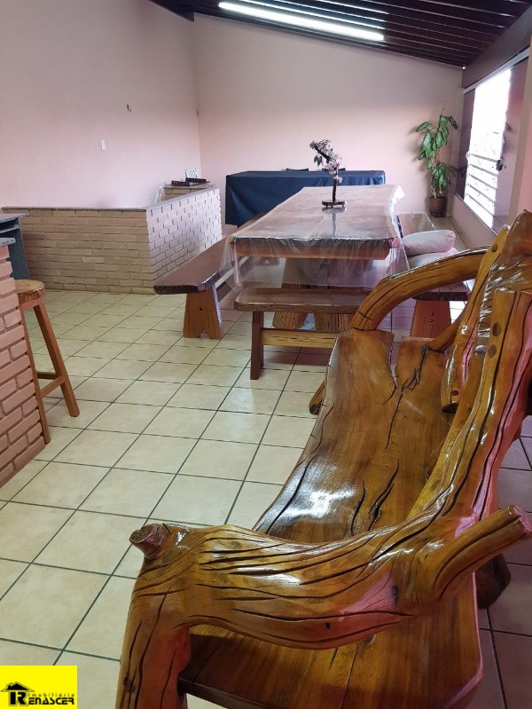 Casa com 3 quartos à venda, 226m² — foto 12 de 28