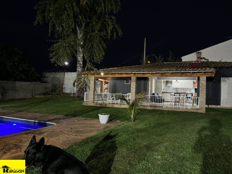 Casa de Condomínio com 4 quartos à venda, 376m² — foto 2 de 32