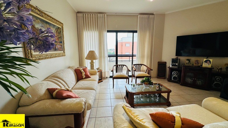 Apartamento com 3 quartos à venda, 219m² — foto 1 de 30