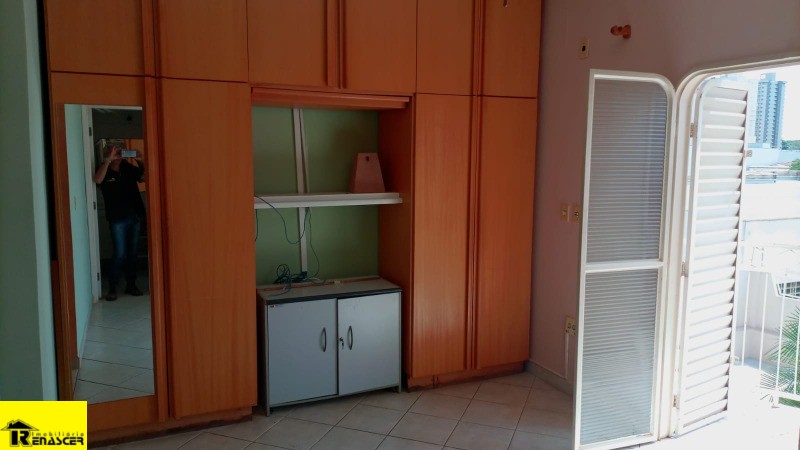 Casa com 3 quartos à venda e aluguel, 238m² — foto 19 de 43