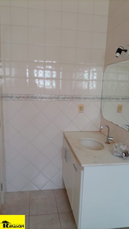 Casa com 3 quartos à venda e aluguel, 238m² — foto 42 de 43