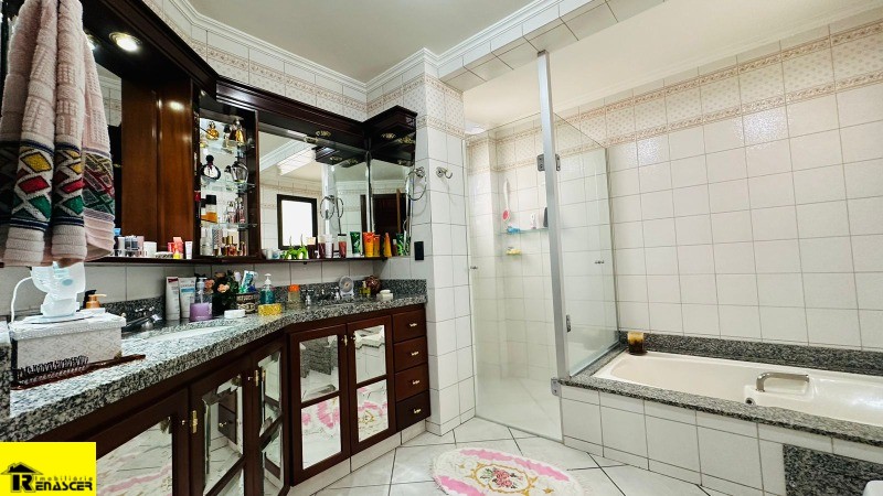 Apartamento com 3 quartos à venda, 219m² — foto 28 de 30