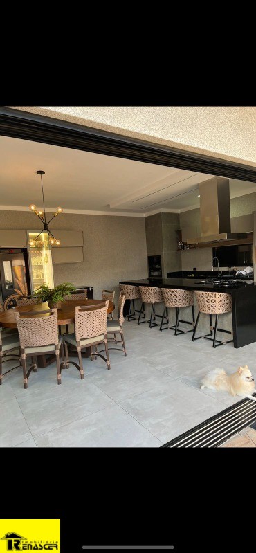 Casa com 3 quartos à venda, 500m² — foto 3 de 42