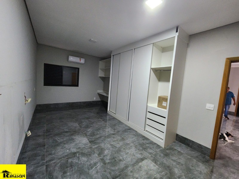 Casa com 4 quartos à venda, 264m² — foto 19 de 30